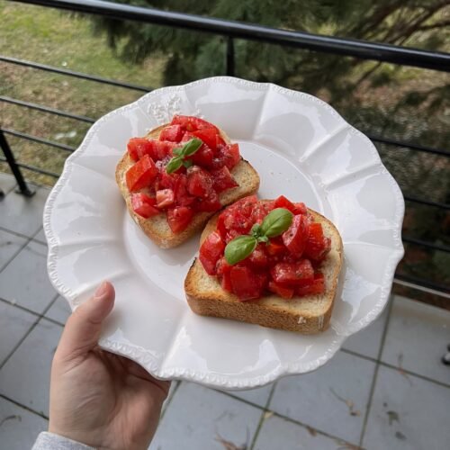 Bruschetta à la tomate déjeuner recette simple